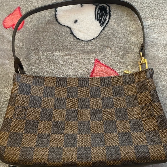 Authentic Louis Vuitton pochette - Picture 3 of 16